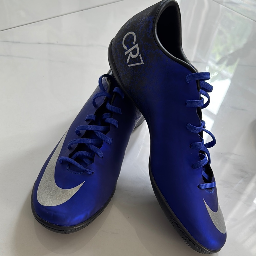 NEW MENS SOCCER Cristiano Ronaldo CR7 Nike Blue and Silver Athletic Shoes